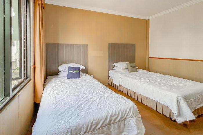 urbanview hotel d calton sukabumi
