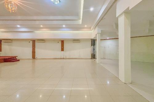 Urbanview Hotel D Calton Sukabumi,,2 star