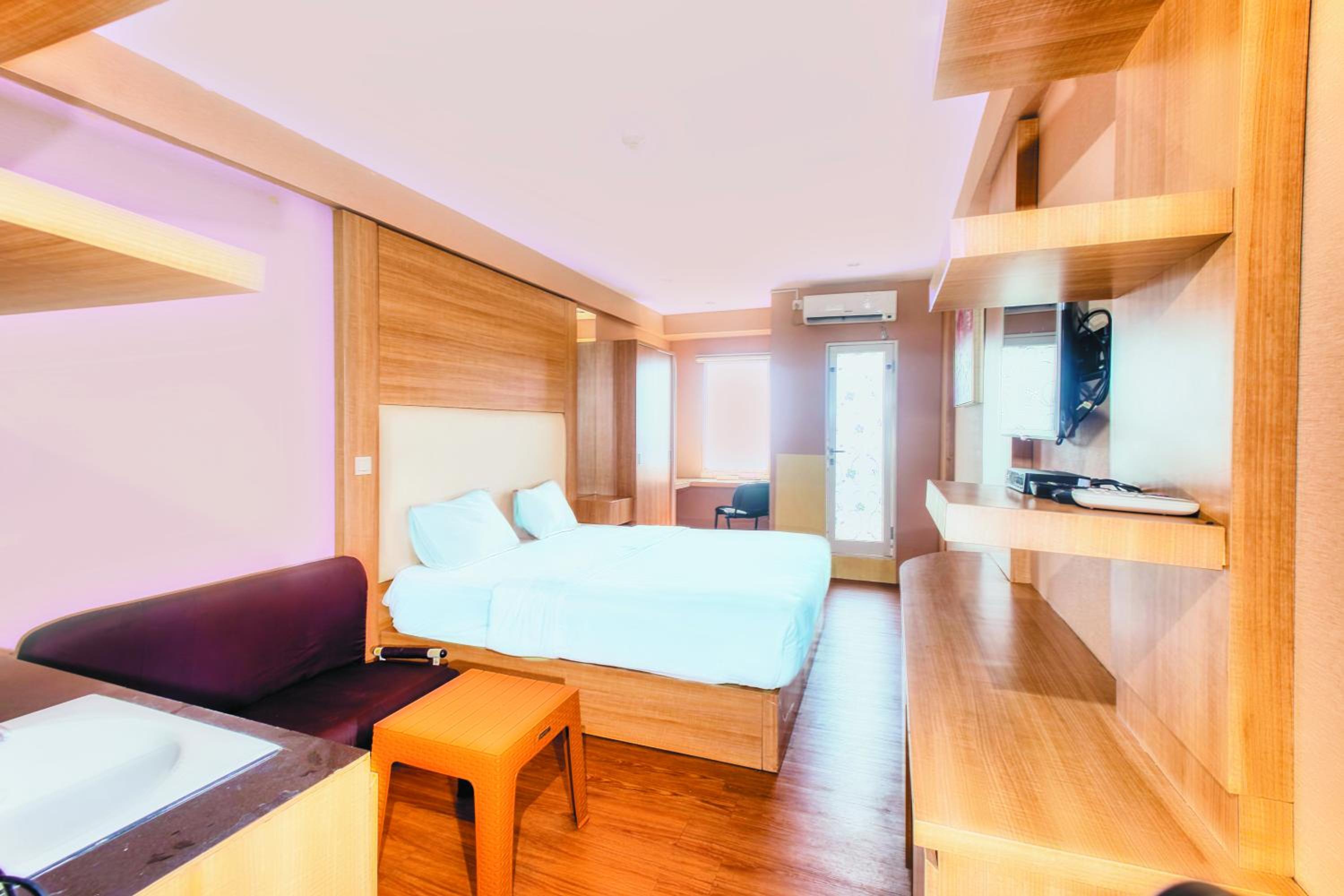 quintessa room at candiland apartement