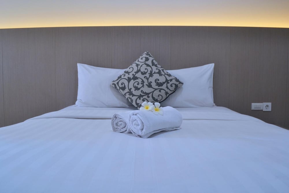 quintessa room at candiland apartement