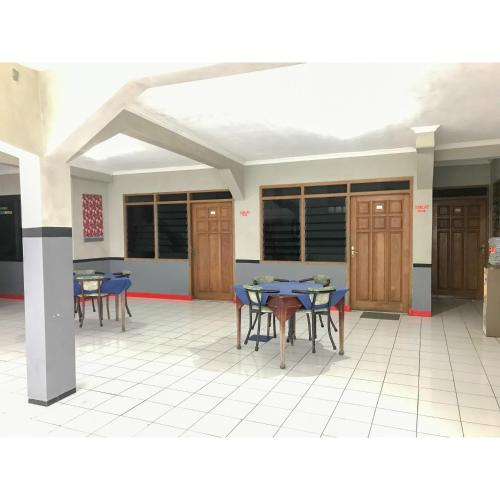 Hotel Lie Mas Prigen Pasuruan Mitra Reddoorz,,2 star
