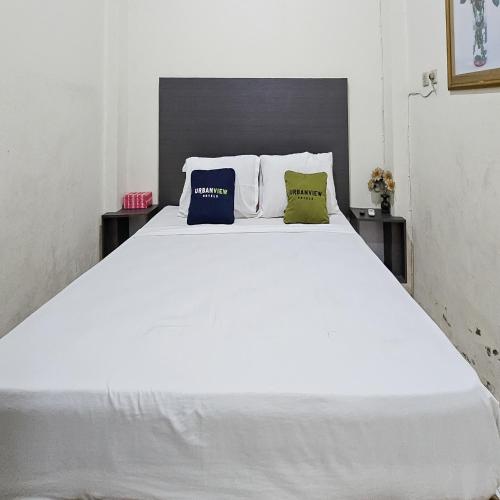 Urbanview Hotel Kharisma Banjarmasin,,2 star