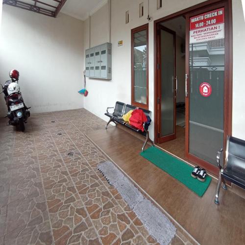 Reddoorz @ Syariah House Purwokerto,,2 star