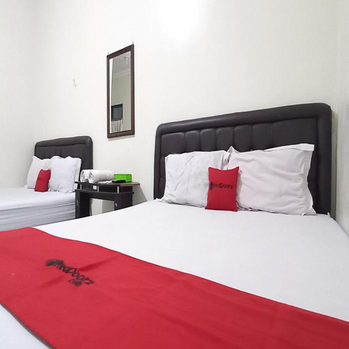 reddoorz syariah hotel pandan wangi near alun alun sidoarjo