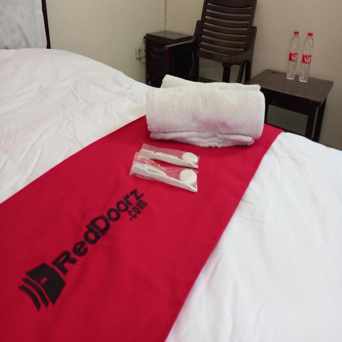 reddoorz syariah hotel pandan wangi near alun alun sidoarjo