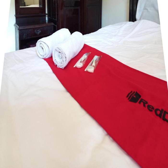 reddoorz syariah hotel pandan wangi near alun alun sidoarjo