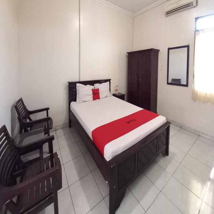 reddoorz syariah hotel pandan wangi near alun alun sidoarjo