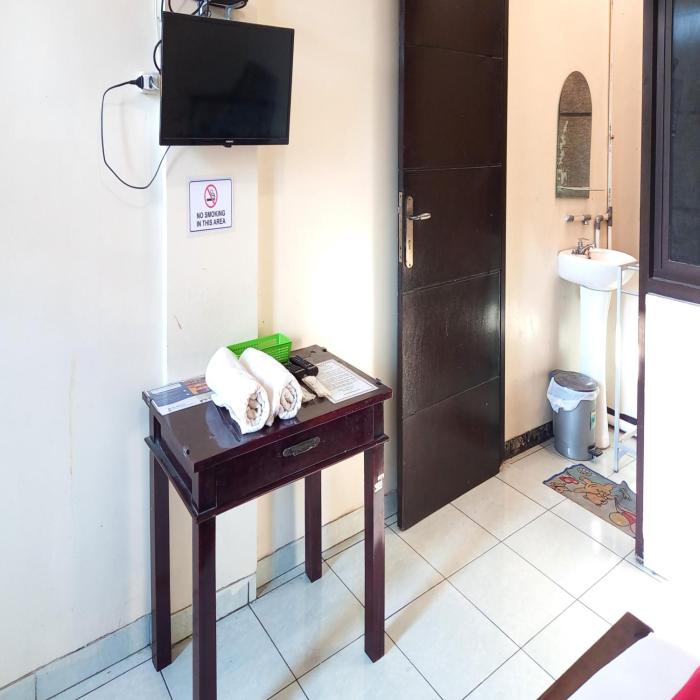 reddoorz syariah hotel pandan wangi near alun alun sidoarjo