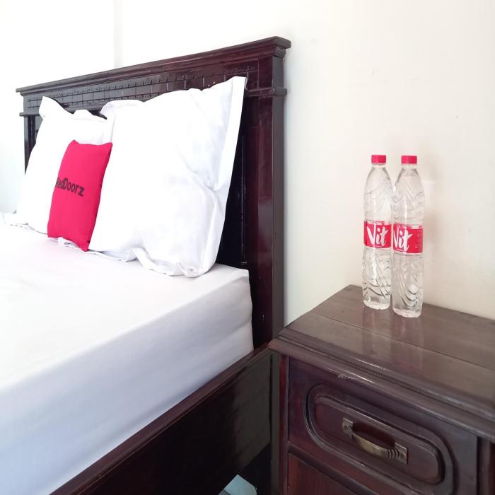 reddoorz syariah hotel pandan wangi near alun alun sidoarjo