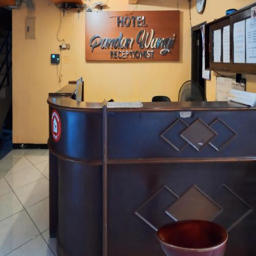 reddoorz syariah hotel pandan wangi near alun alun sidoarjo