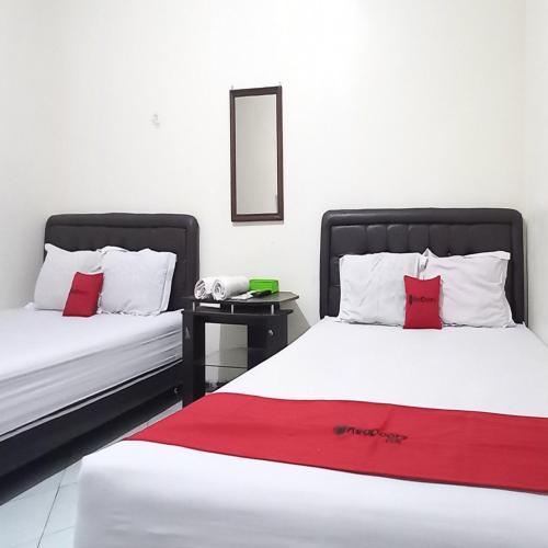 reddoorz syariah hotel pandan wangi near alun alun sidoarjo