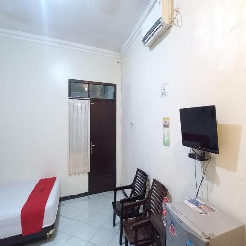 reddoorz syariah hotel pandan wangi near alun alun sidoarjo