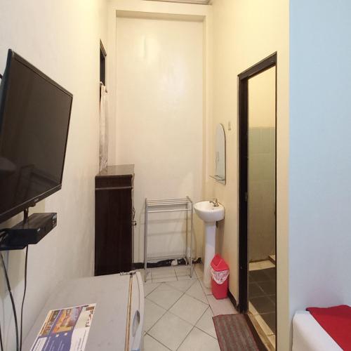 reddoorz syariah hotel pandan wangi near alun alun sidoarjo