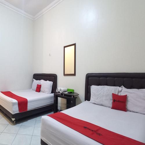 reddoorz syariah hotel pandan wangi near alun alun sidoarjo