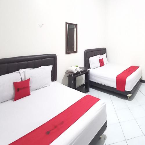 reddoorz syariah hotel pandan wangi near alun alun sidoarjo