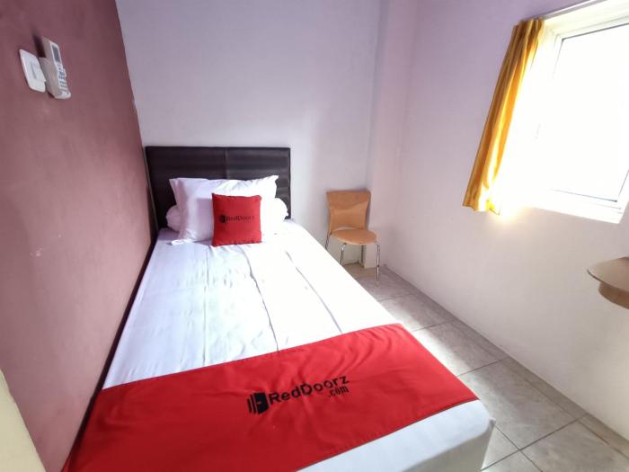 reddoorz fortune hotel jalan walanda maramis manado