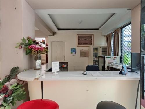 reddoorz fortune hotel jalan walanda maramis manado