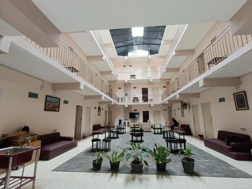 reddoorz fortune hotel jalan walanda maramis manado