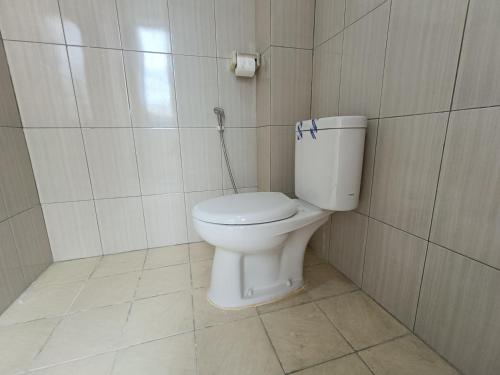 reddoorz fortune hotel jalan walanda maramis manado