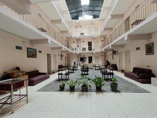 reddoorz fortune hotel jalan walanda maramis manado