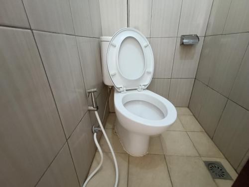 reddoorz fortune hotel jalan walanda maramis manado