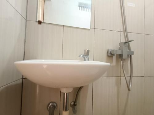 reddoorz fortune hotel jalan walanda maramis manado