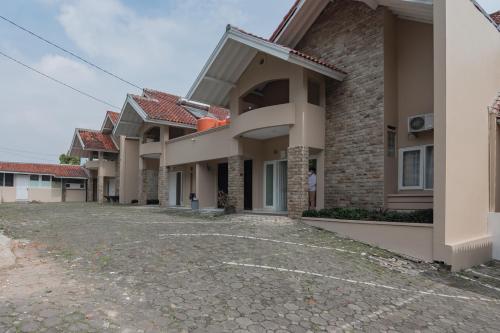 rossan villa hotel near kampus upi setiabudhi