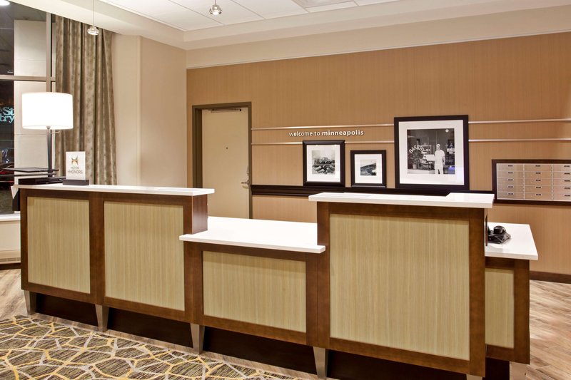 hampton inn and suites minneapolis downtown