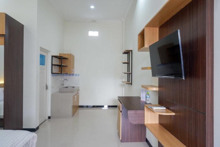 reddoorz near terminal tirtonadi 2