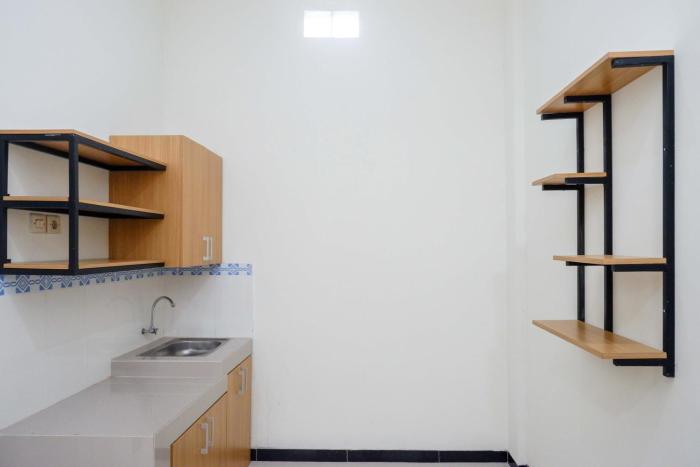 reddoorz near terminal tirtonadi 2