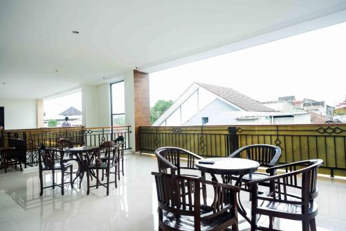 reddoorz near terminal tirtonadi 2