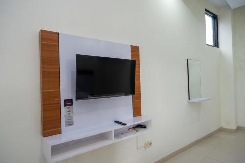 reddoorz near terminal tirtonadi 2