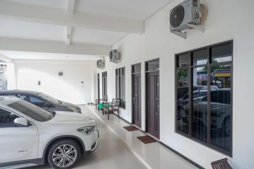 reddoorz near terminal tirtonadi 2