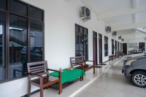 reddoorz near terminal tirtonadi 2