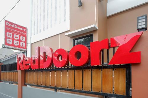 reddoorz near terminal tirtonadi 2