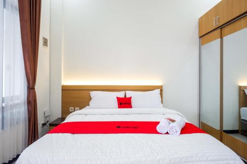 reddoorz near terminal tirtonadi 2