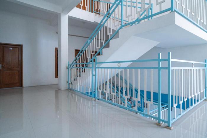 reddoorz near rs mitra keluarga waru