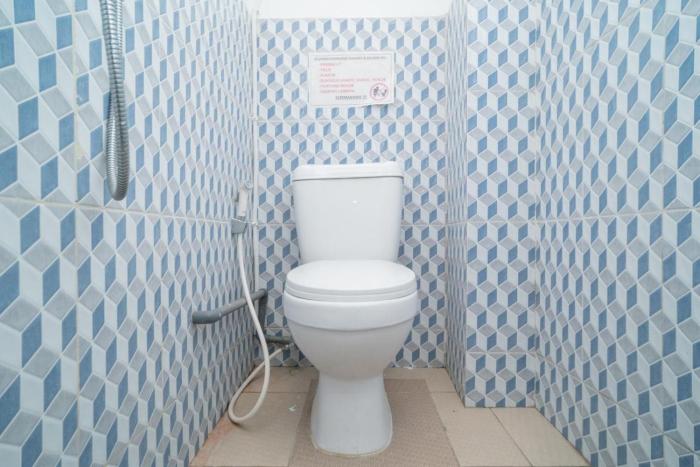 reddoorz near rs mitra keluarga waru