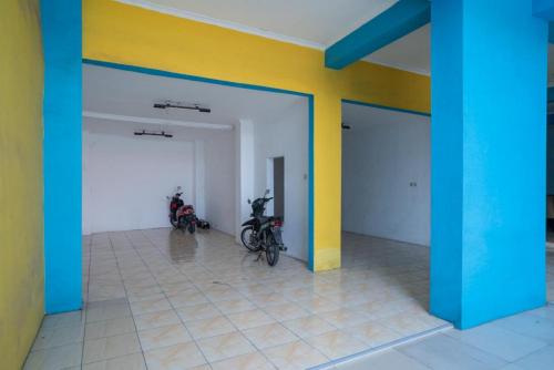 reddoorz near rs mitra keluarga waru