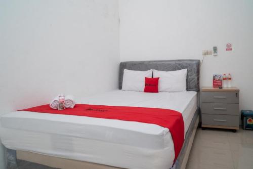 reddoorz near rs mitra keluarga waru