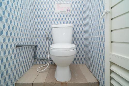 reddoorz near rs mitra keluarga waru