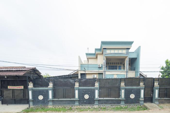 boss residence serang mitra reddoorz