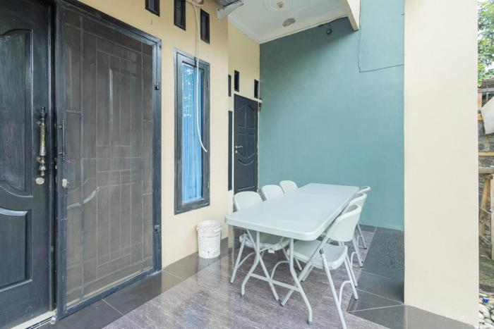 boss residence serang mitra reddoorz