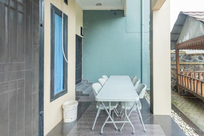 boss residence serang mitra reddoorz