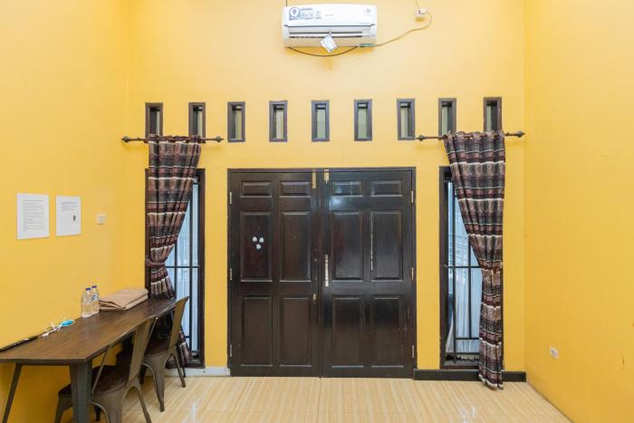 boss residence serang mitra reddoorz