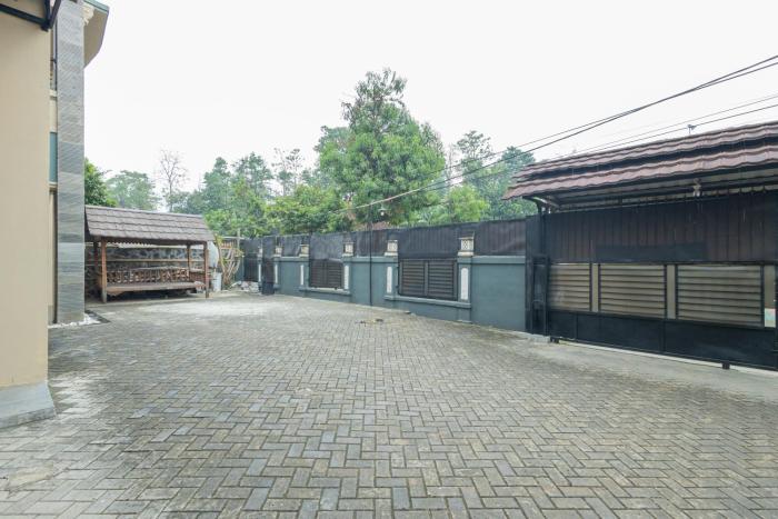 boss residence serang mitra reddoorz