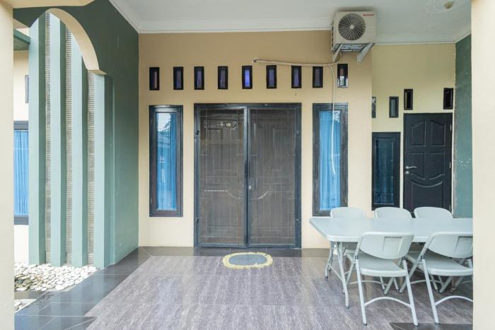 boss residence serang mitra reddoorz