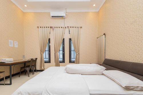 Boss Residence Serang Mitra Reddoorz,,2 star