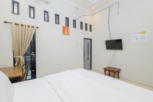 boss residence serang mitra reddoorz