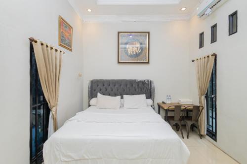 boss residence serang mitra reddoorz
